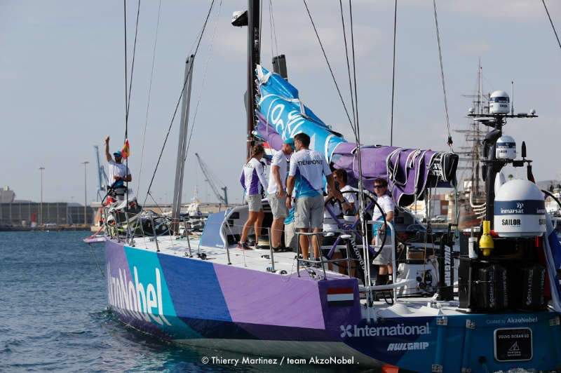 Tienpont at the helm of team AkzoNobel © Thierry Martinez / team AkzoNobel