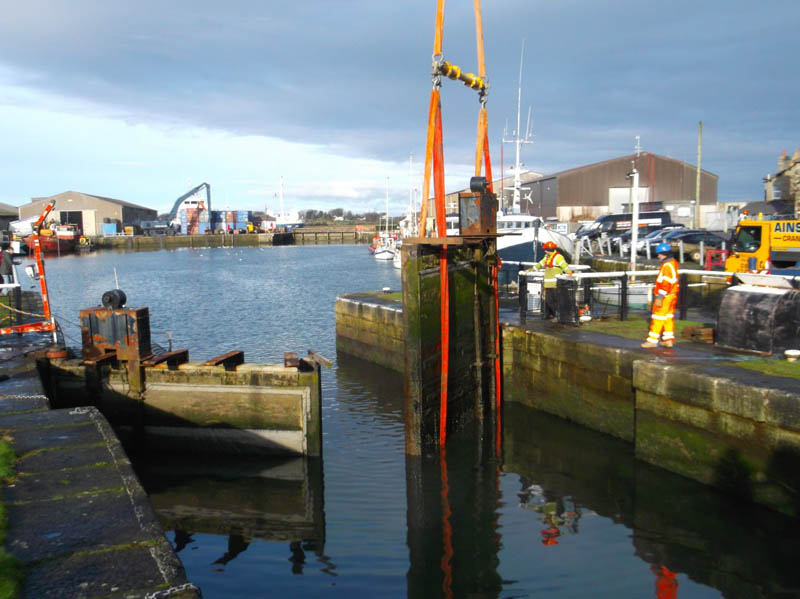 Lancaster Canal sea lock £33