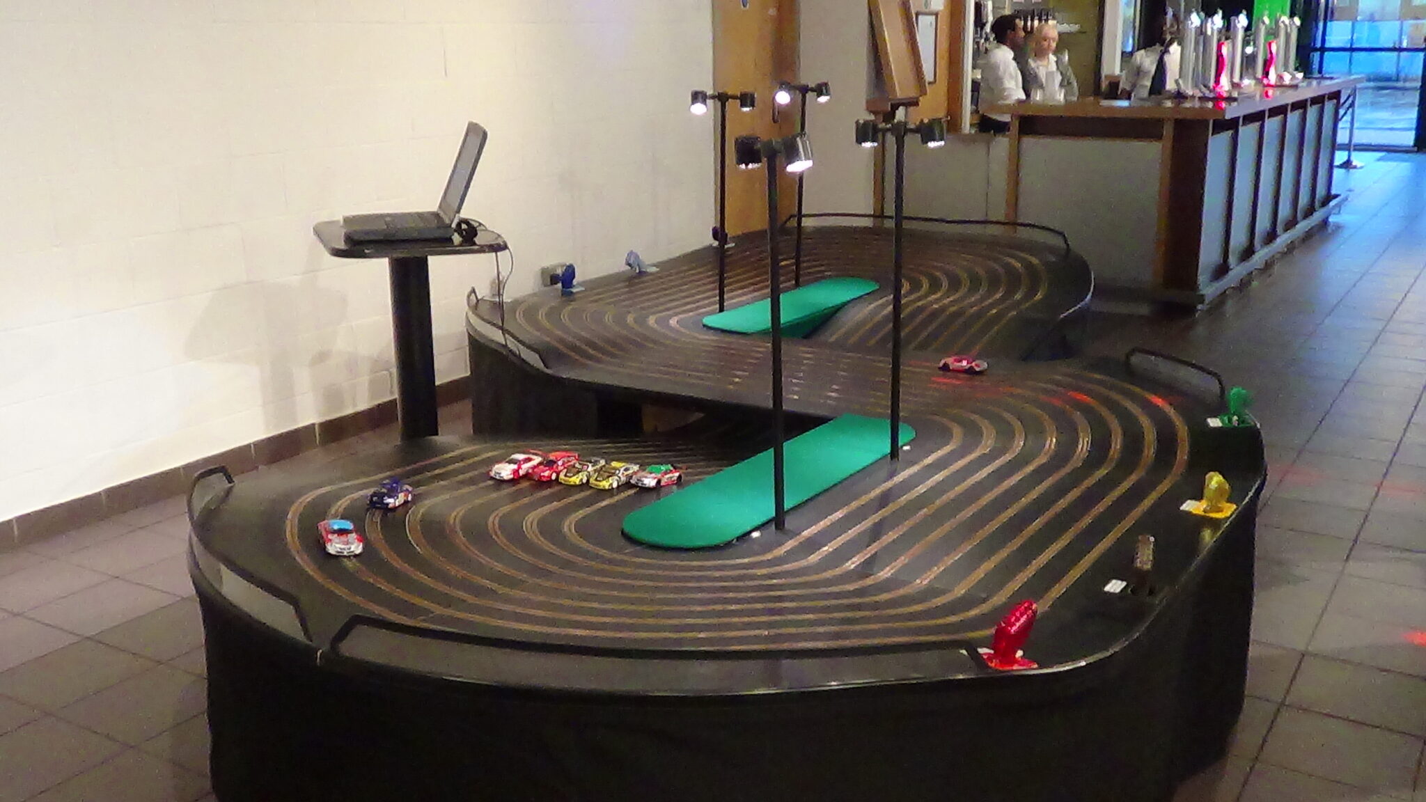 8 lane scalextric 4 2048x1152