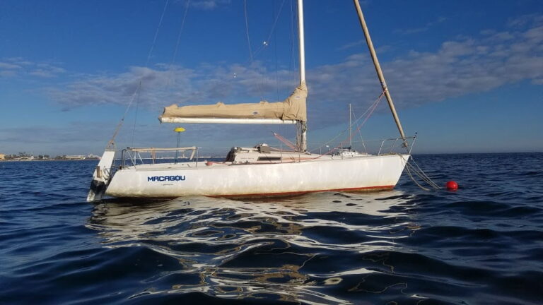 The Graphics Boat, Vinyl Signs & Embroidery The Graphics Boat, Vinyl Signs & Embroidery